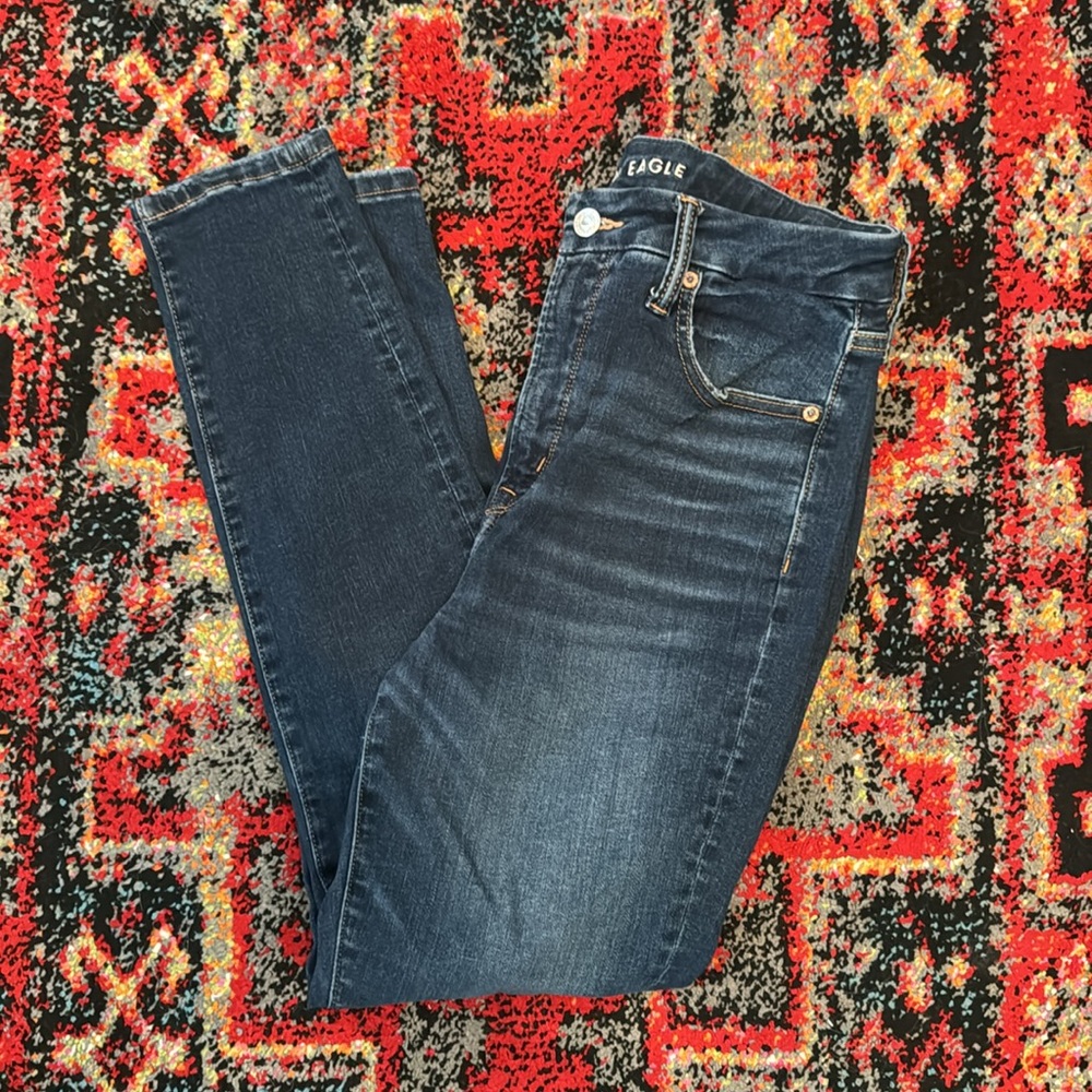 American Eagle - The Lu(X)e Jean, Size 10 Short